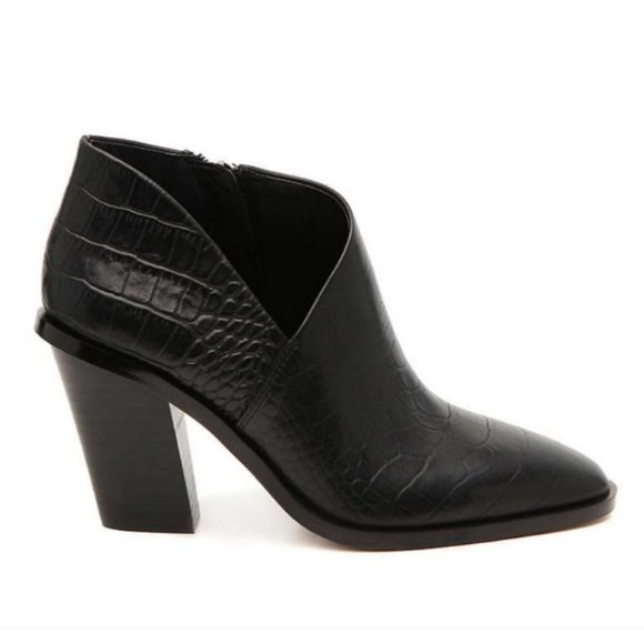 Vince Camuto Jorgetta Ankle Bootie Black Leather Size 9.5 - Picture 2 of 16